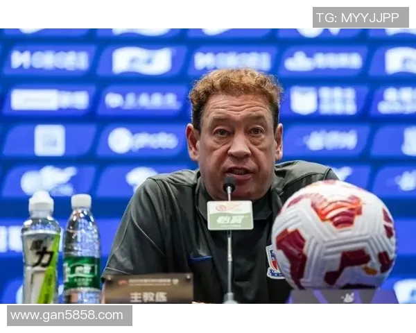 鲁能与申花激战在即球迷期待精彩对决与精彩瞬间